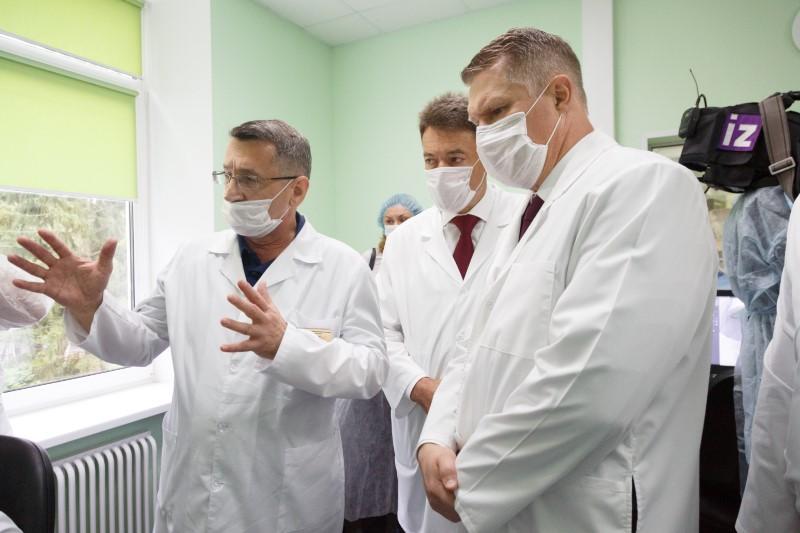 Министр здравоохранения Российской Федерации Михаил Мурашко и и. о. губернатора Калужской области Владислав Шапша посетили МРНЦ им. А.Ф. Цыба в Обнинске 